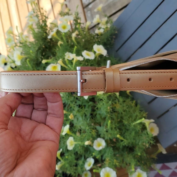 💥💥SOLD💥💥LV Sutter Shoulder bag - Picture 9 of 12